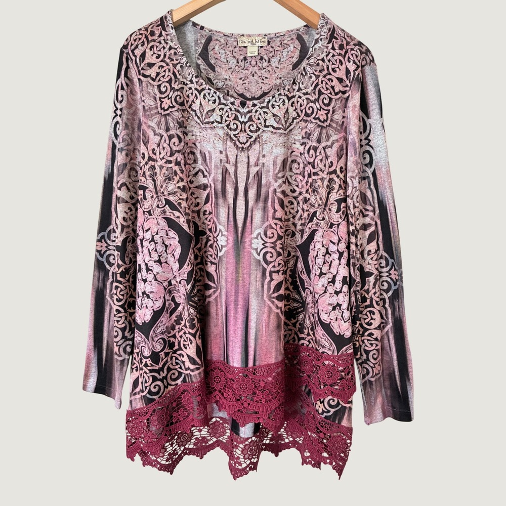 Live and Let Live Fairy Grunge 2X Pink Scroll Print Lace Hem Rhinestone Top
